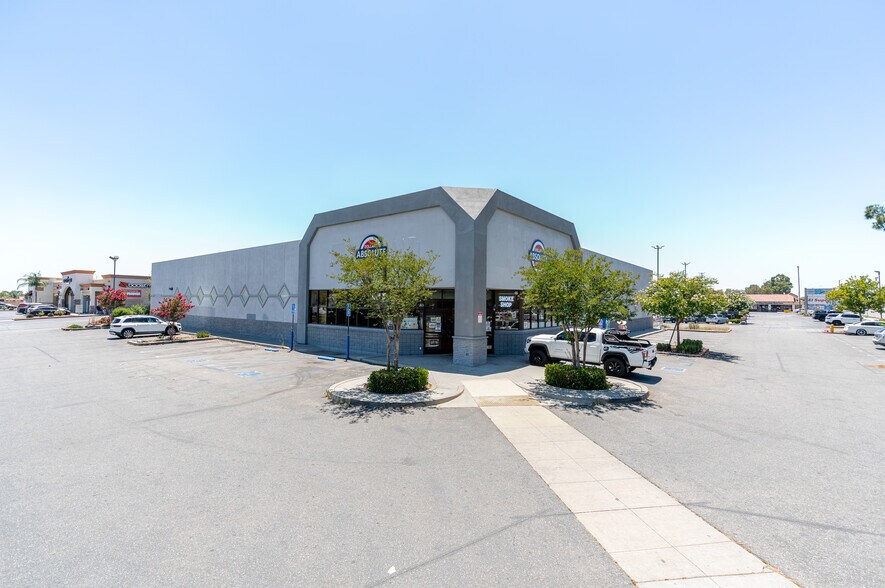 24991 Alessandro Blvd, Moreno Valley, CA à vendre - Photo du bâtiment - Image 2 de 10