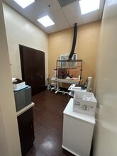 1302-1324 Bison Ave, Newport Beach, CA à louer Photo intérieure- Image 2 de 23