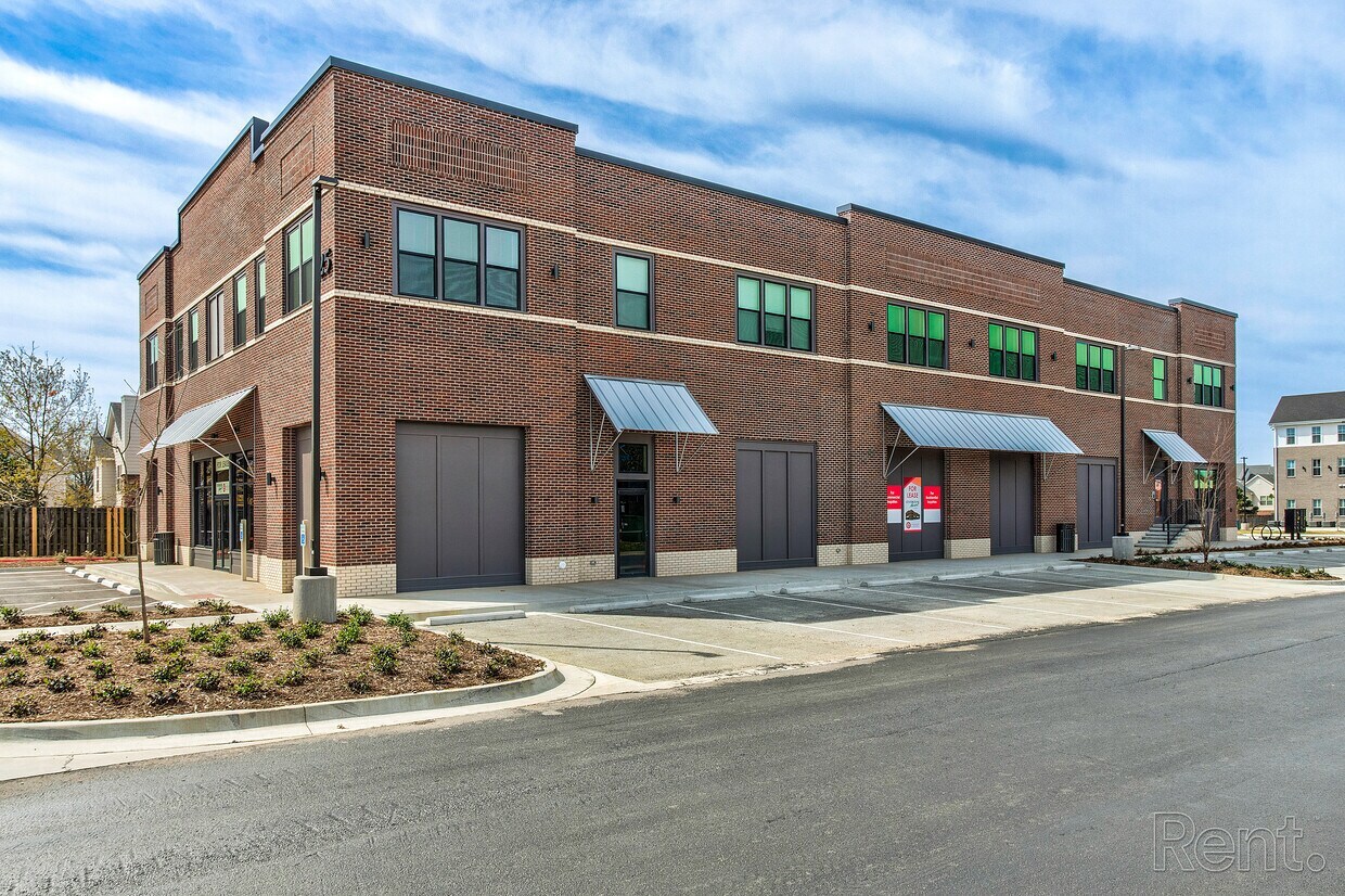 825 S Donaghey Ave, Conway, AR for lease Primary Photo- Image 1 of 10