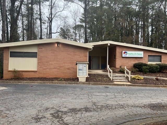 910 N Hairston Rd, Stone Mountain, GA for lease Primary Photo- Image 1 of 9