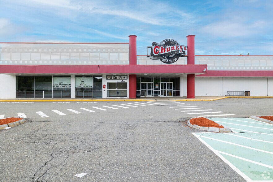 151 Coliseum Ave, Nashua, NH à louer - Photo du bâtiment - Image 2 de 4