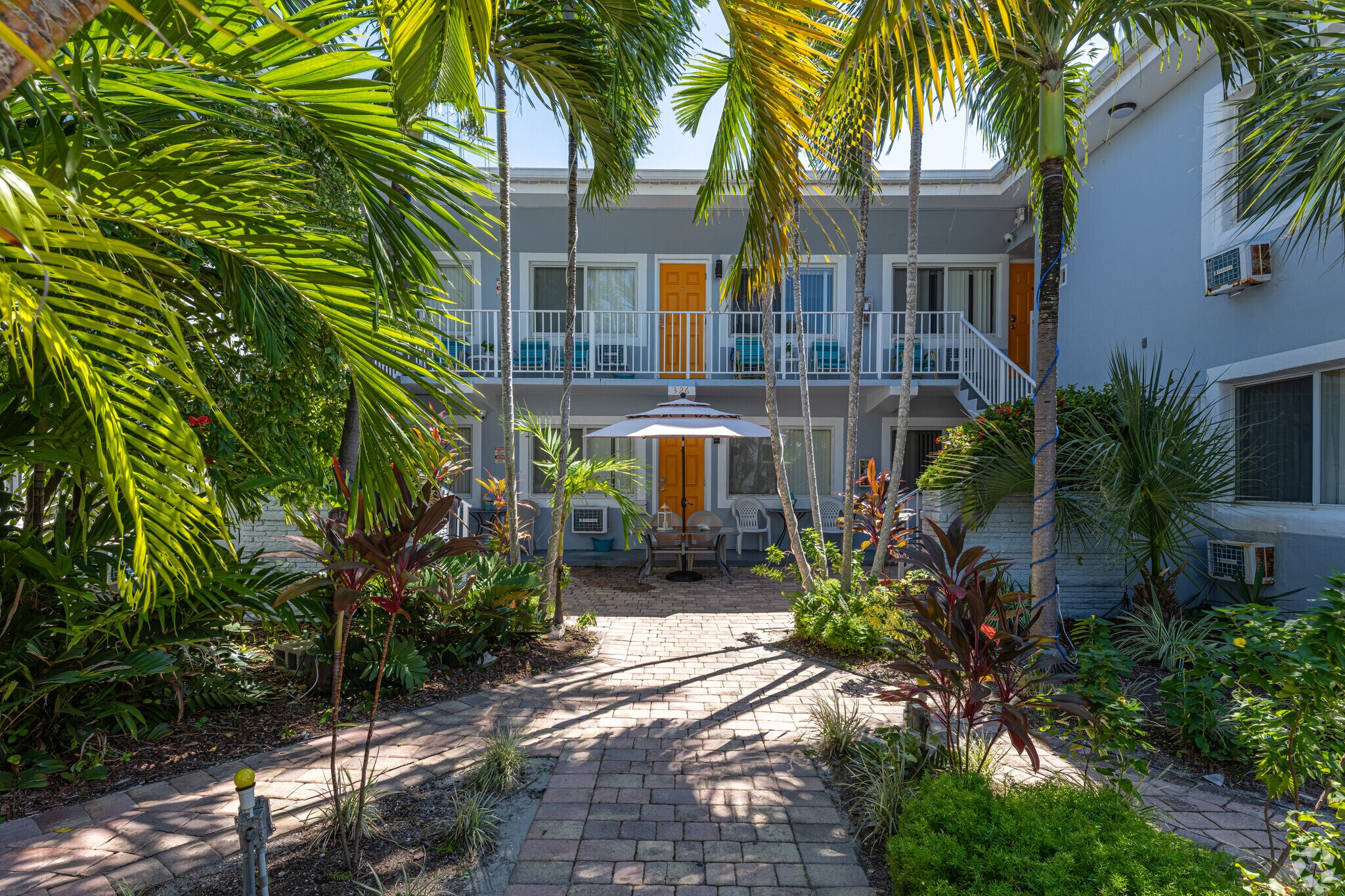 326 Coolidge St, Hollywood, FL for sale Primary Photo- Image 1 of 1