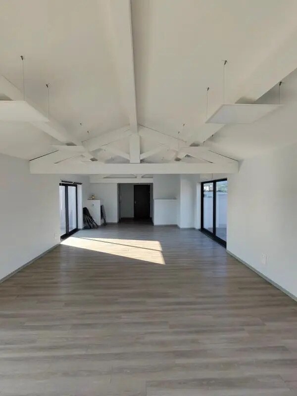Office in Aubagne for lease Interior Photo- Image 1 of 6