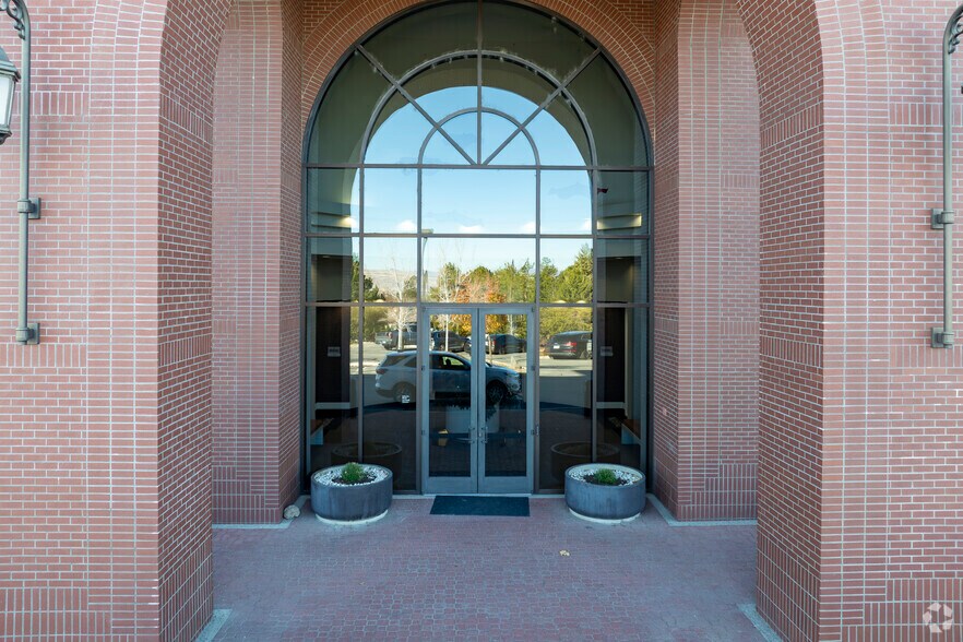 6005 Plumas St, Reno, NV à louer - Photo du bâtiment - Image 3 de 5