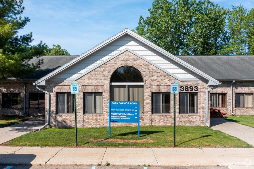 3893 Okemos Rd, Okemos, MI à louer - Photo principale - Image 1 de 5