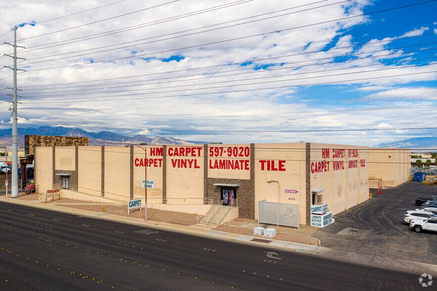 4700 W Russell Rd, Las Vegas, NV à louer - Photo du bâtiment - Image 2 de 7
