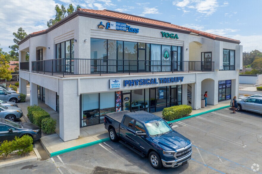 12202-12234 Poway Rd, Poway, CA à louer - Photo du bâtiment - Image 2 de 4