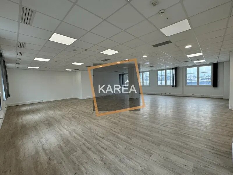 Office in Chessy for lease Interior Photo- Image 1 of 6