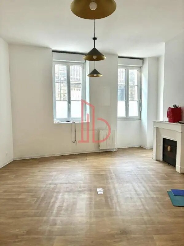 Office in Bordeaux for lease Interior Photo- Image 1 of 6