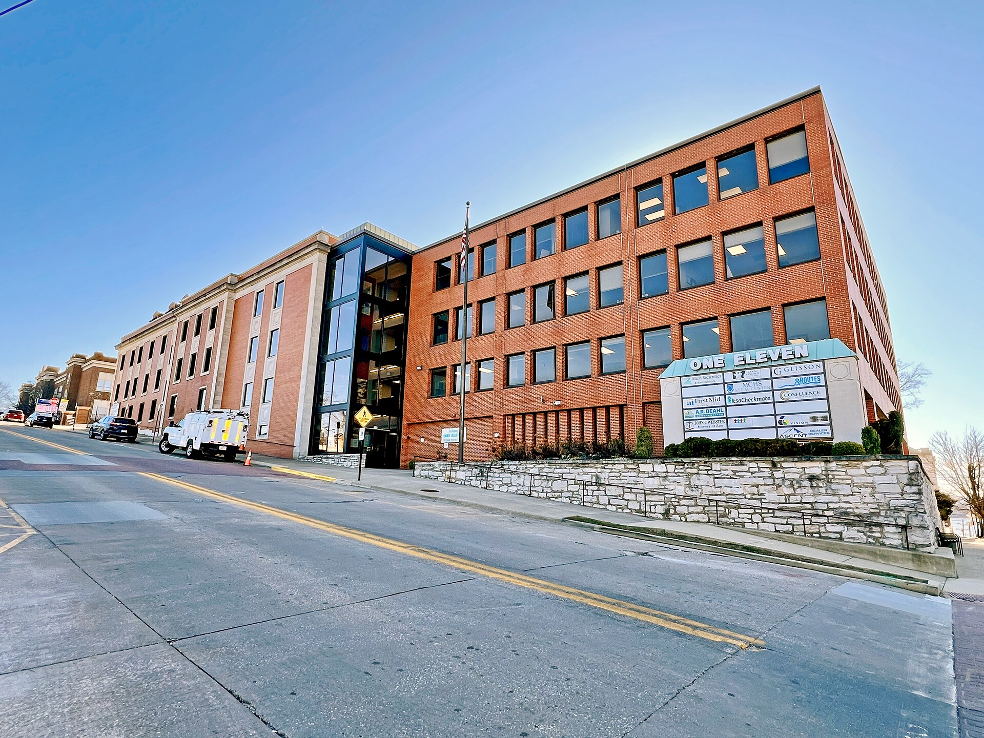 111 E 4th St, Alton, IL for lease Primary Photo- Image 1 of 5