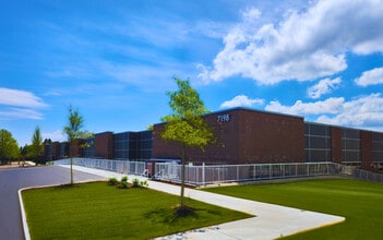 7308 S Millers Way, Oak Creek, WI for lease Building Photo- Image 1 of 2