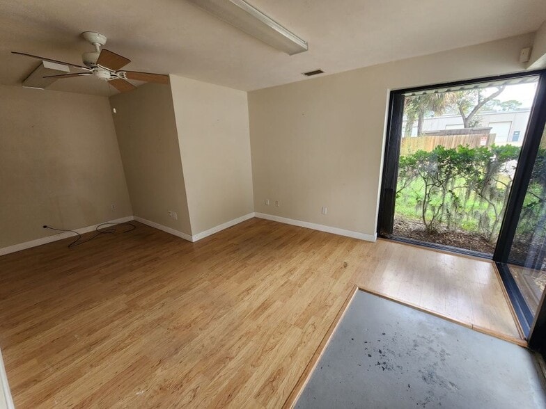 2808 Hibiscus Dr, Edgewater, FL for lease - Building Photo - Image 3 of 11