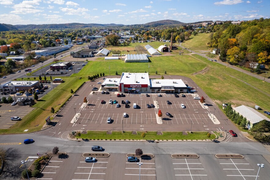 1005 Scott Town Plz, Bloomsburg, PA for sale - Primary Photo - Image 1 of 6
