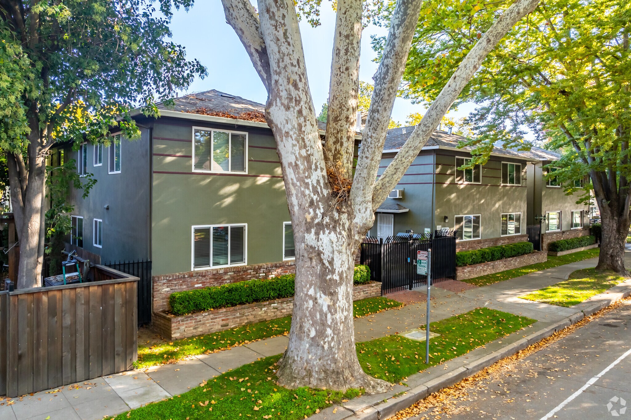 2811 F St, Sacramento, CA à vendre Photo du bâtiment- Image 1 de 38