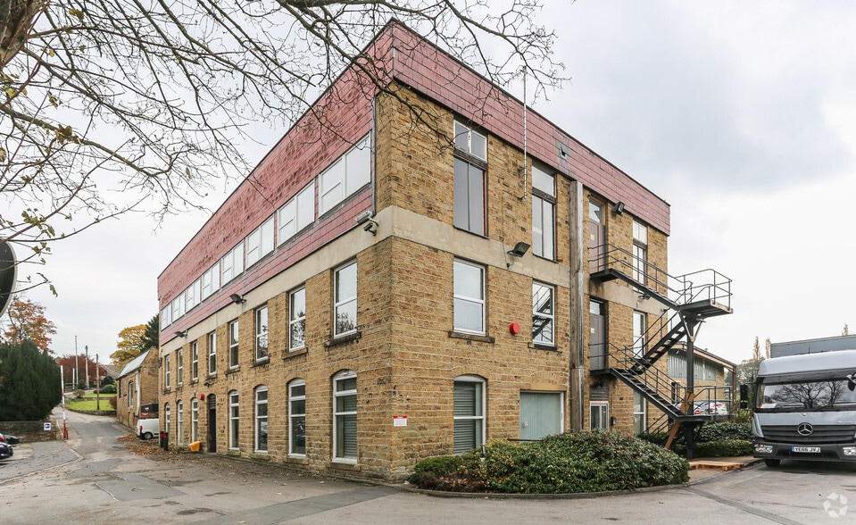 Penistone Rd, Huddersfield for lease - Building Photo - Image 3 of 6