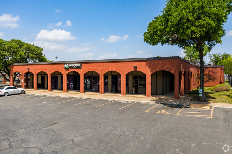 100 E Anderson Ln, Austin, TX for lease - Building Photo - Image 1 of 10