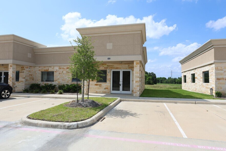 16300 State Highway 249, Houston, TX à louer - Photo du bâtiment - Image 1 de 23