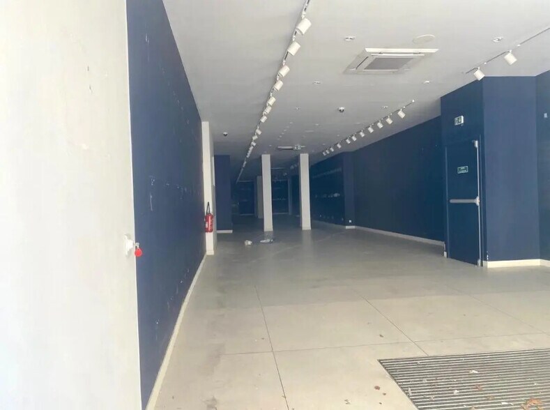 Commerce de détail dans Marseille à louer - Photo du bâtiment - Image 3 de 4