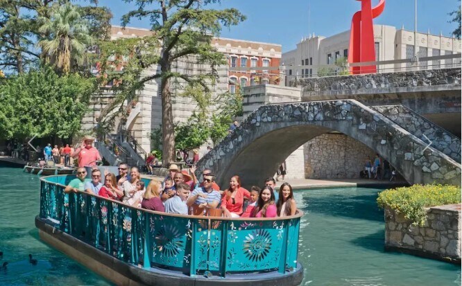 235 E Commerce St, San Antonio, TX à louer - Autre - Image 2 de 10