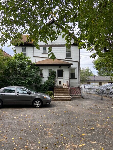 83 N Washington Ave, Bergenfield, NJ à vendre - Photo du bâtiment - Image 2 de 3