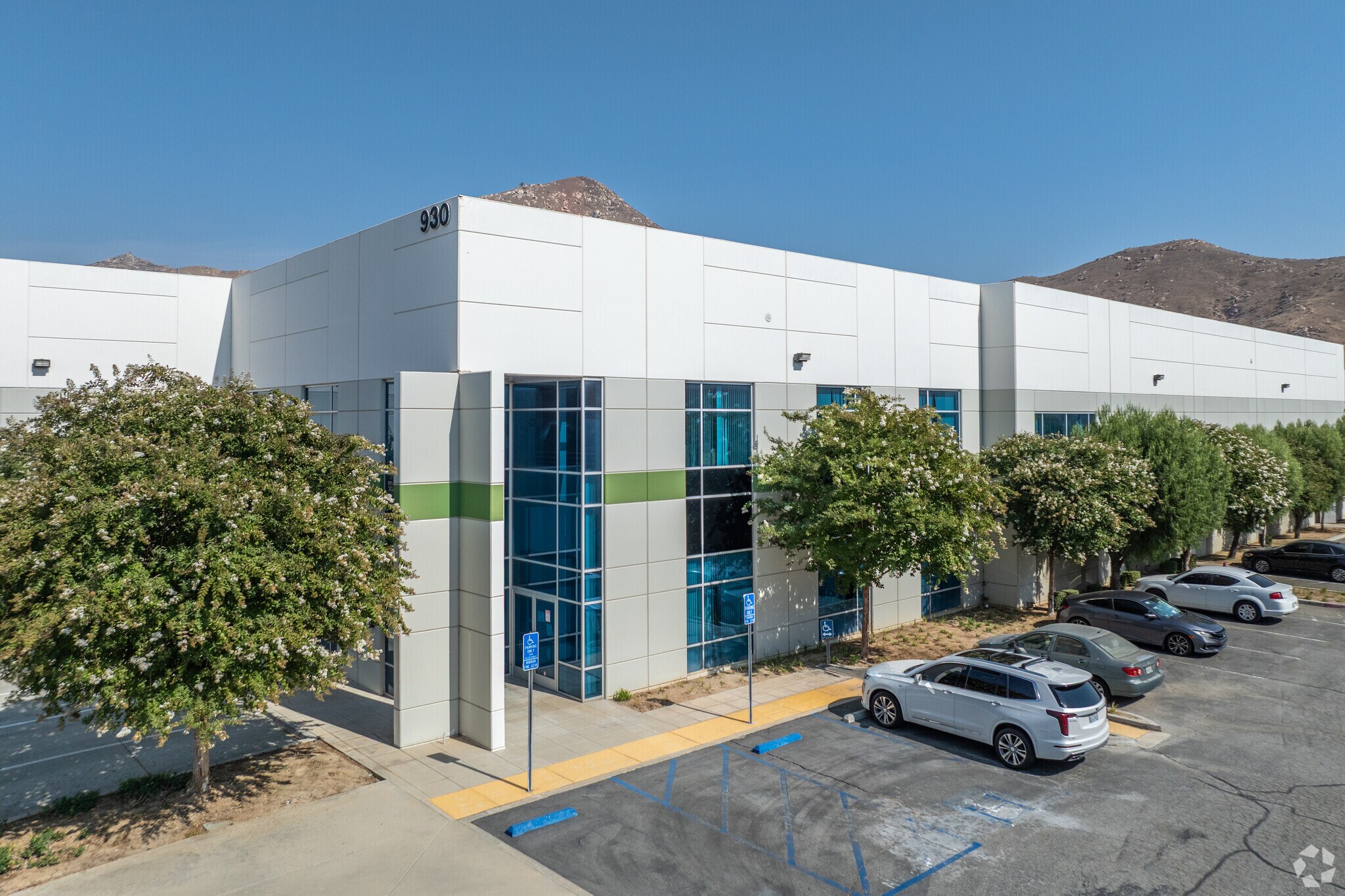 930 Columbia Ave, Riverside, CA à vendre Photo du bâtiment- Image 1 de 1