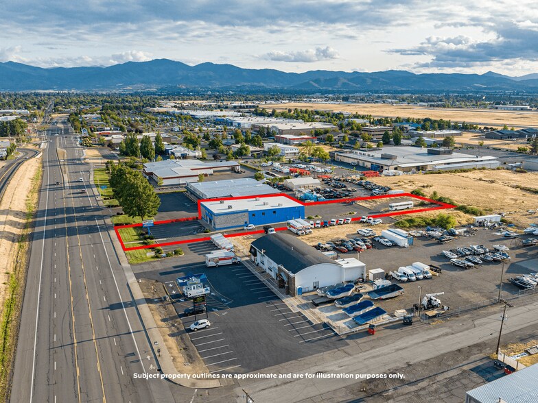 3755 Crater Lake Hwy, Medford, OR for lease - Building Photo - Image 1 of 84