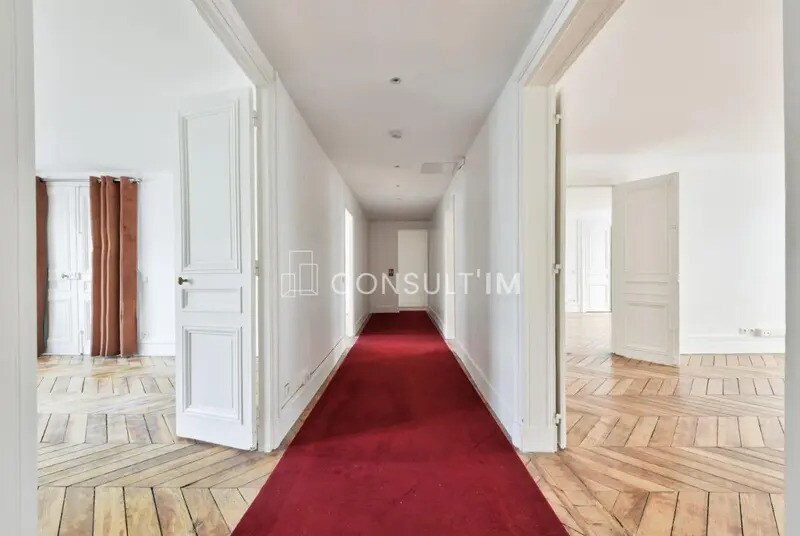 9 Rue D'Artois, Paris à vendre - Photo du bâtiment - Image 3 de 8