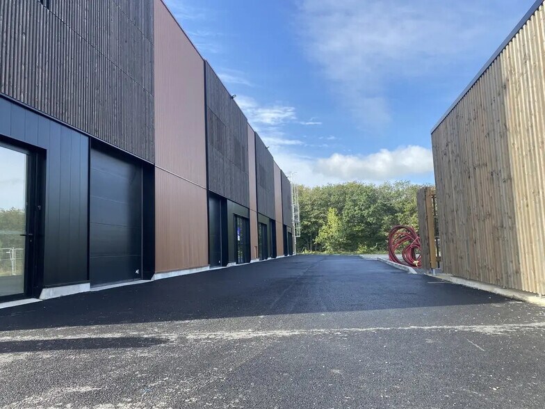 Local d'activités dans Le Bignon à vendre - Photo du bâtiment - Image 1 de 5