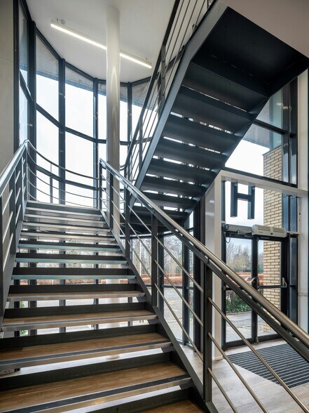 595 Calder Rd, Edinburgh à louer - Photo du bâtiment - Image 1 de 4
