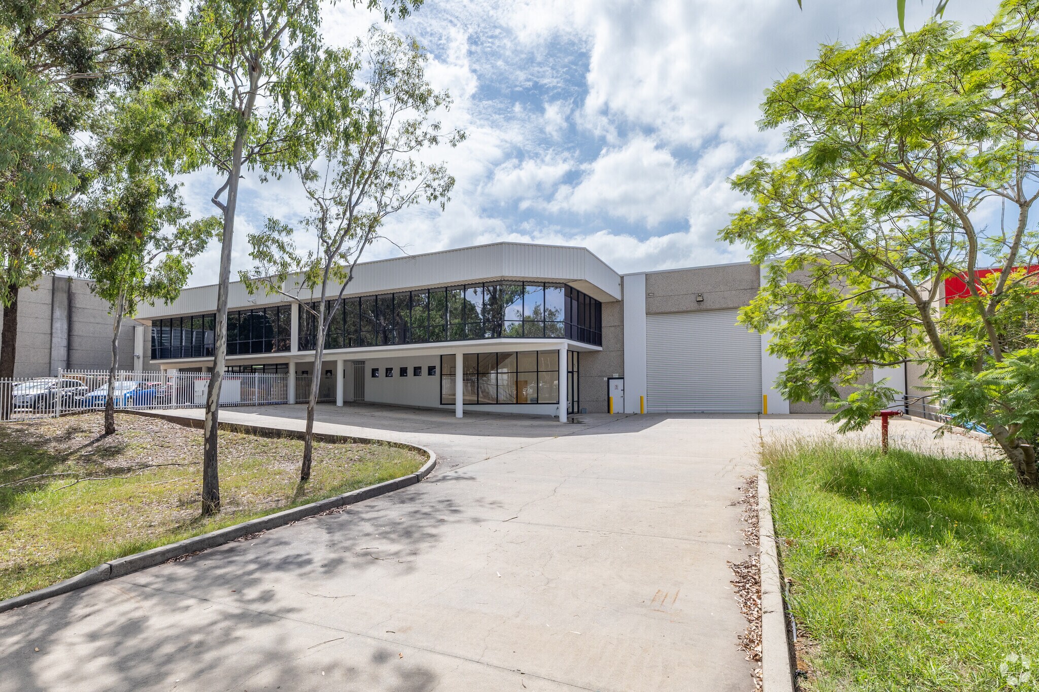 23-25 Tarlington Pl, SMITHFIELD for lease Primary Photo- Image 1 of 6