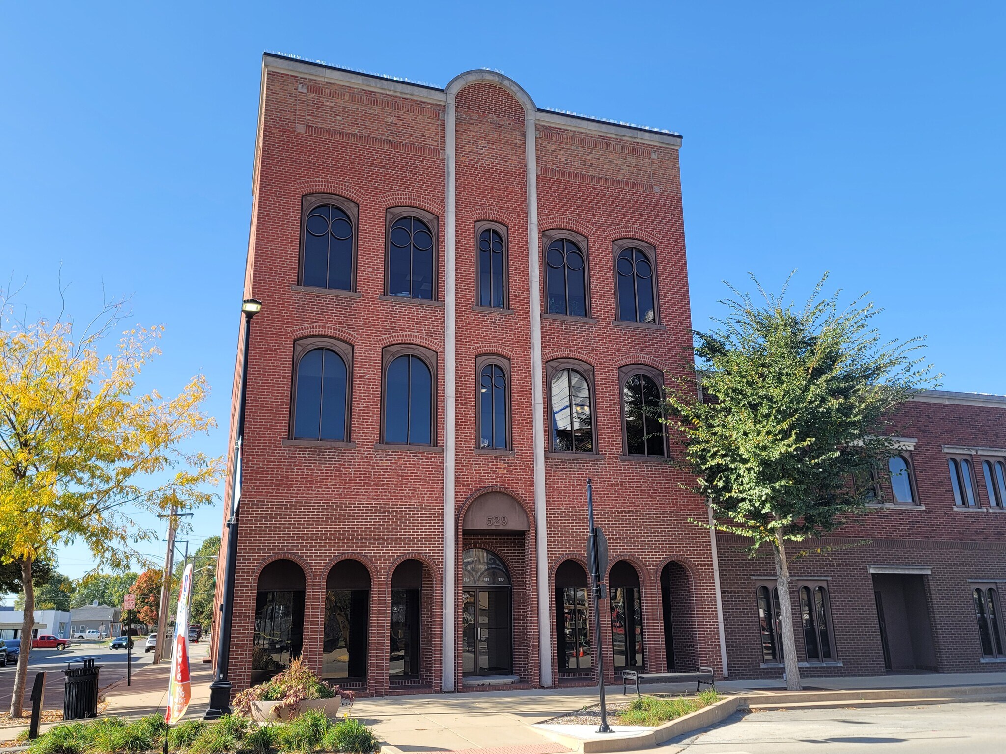 207 S McLean St, Lincoln, IL à vendre Photo principale- Image 1 de 7