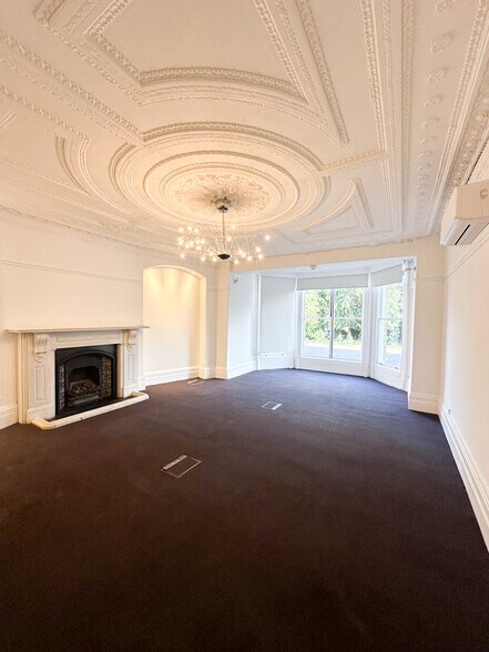 6 Lower Teddington Rd, Kingston Upon Thames à louer - Photo du bâtiment - Image 3 de 22