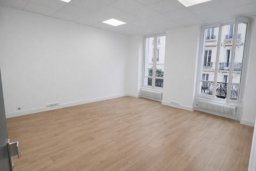 Bureau dans Paris à louer - Photo du bâtiment - Image 3 de 11