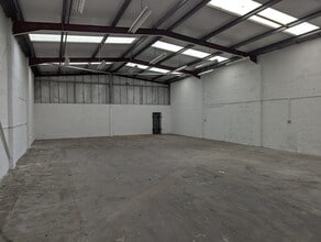 Long Ln, Liverpool for lease Interior Photo- Image 2 of 5