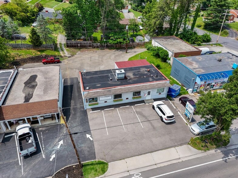 3203 Brambleton Ave, Roanoke, VA for sale - Aerial - Image 2 of 14