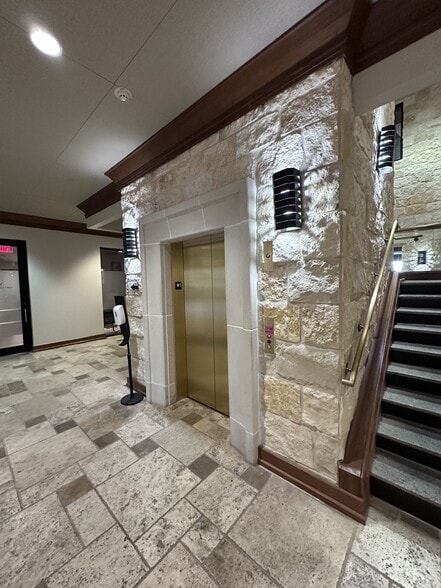 335 E Sonterra Blvd, San Antonio, TX for lease - Interior Photo - Image 3 of 14