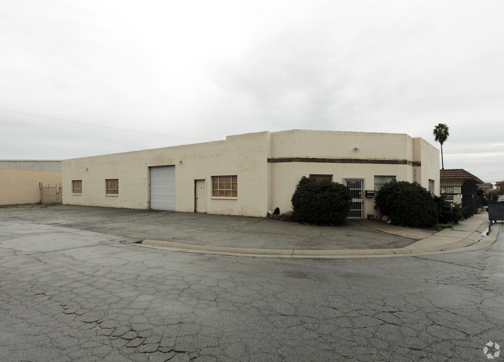 1093 Industrial St, Pomona, CA for lease Primary Photo- Image 1 of 3