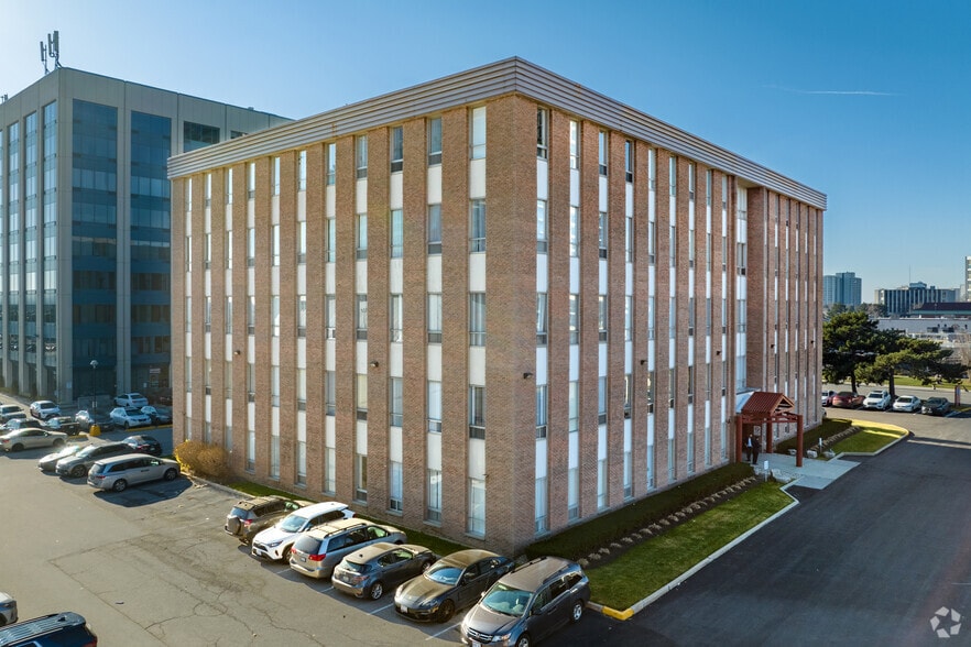 150 Consumers Rd, Toronto, ON for lease - Building Photo - Image 1 of 5