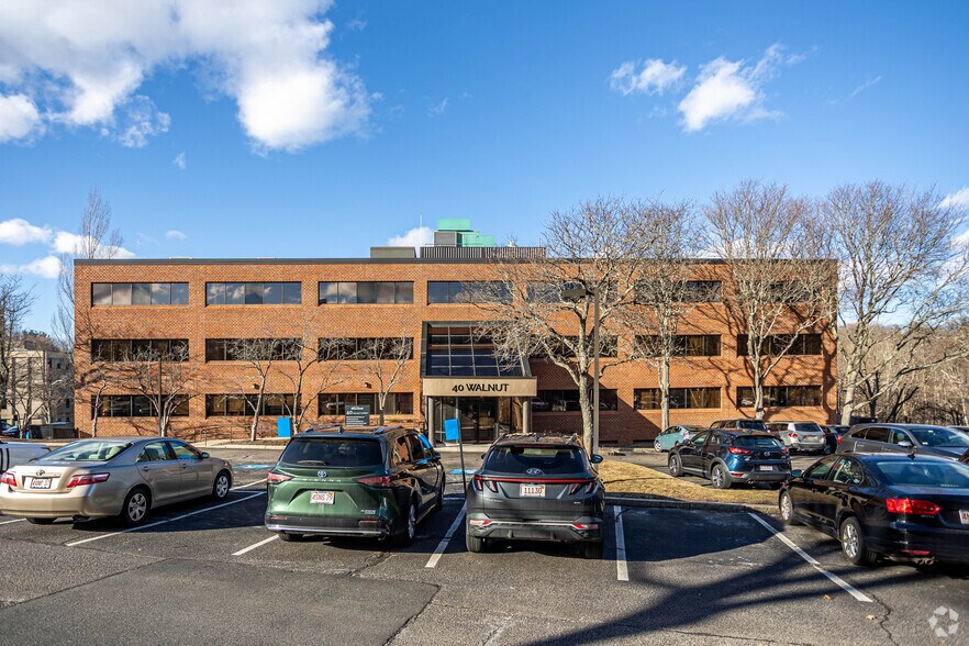 40 Walnut St, Wellesley, MA à louer - Photo du bâtiment - Image 3 de 5