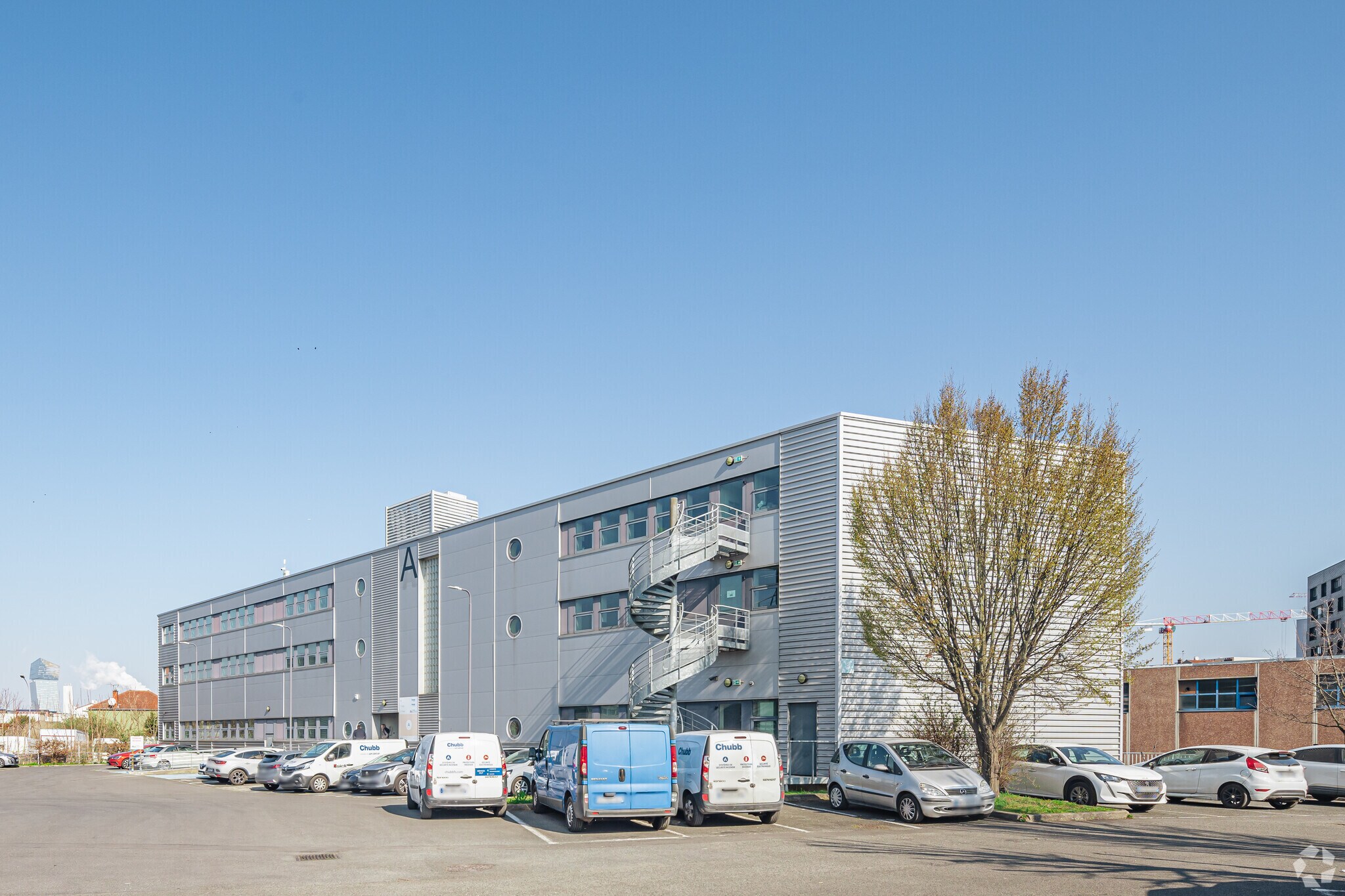 22 Rue Robert Witchitz, Ivry-sur-Seine for lease Primary Photo- Image 1 of 3