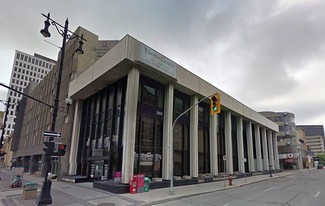 Plus de détails pour 250 Portage Ave, Winnipeg, MB - Vente au détail à vendre