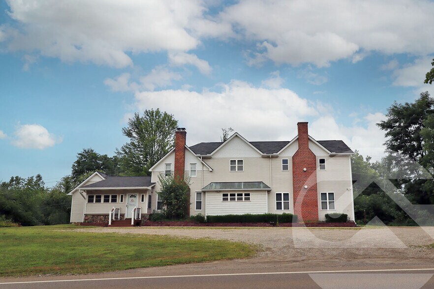 10087 Spencer Rd, Brighton, MI à vendre - Photo principale - Image 1 de 1
