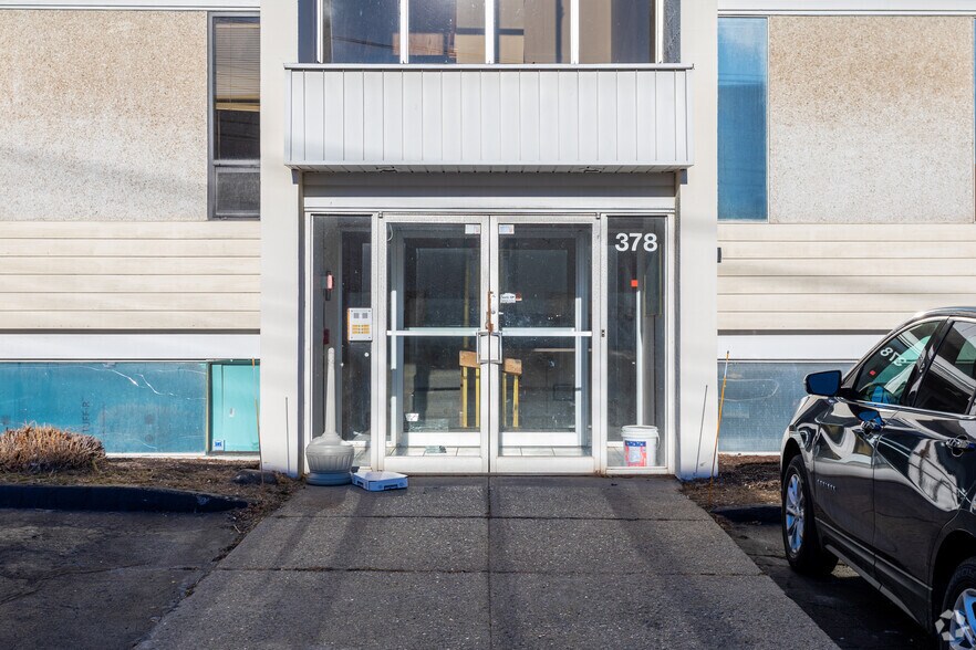 380 Boston Post Rd, Orange, CT à louer - Photo du bâtiment - Image 2 de 2