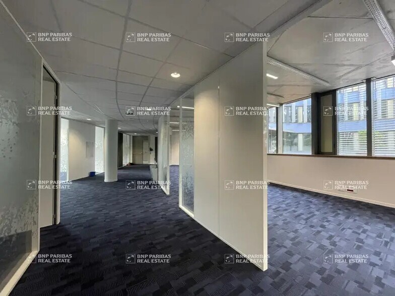 Office in Saint-Herblain for lease - Building Photo - Image 2 of 15