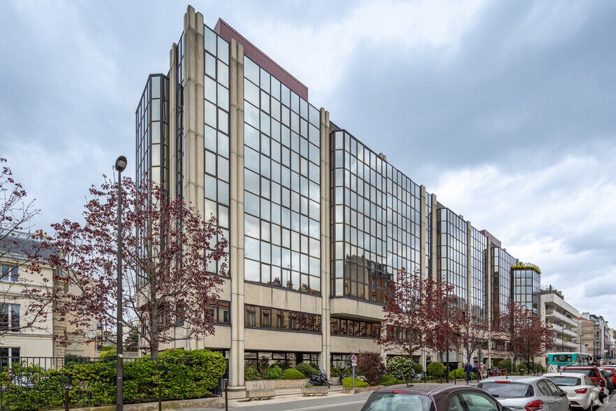 Office in Boulogne-Billancourt for lease - Primary Photo - Image 1 of 2