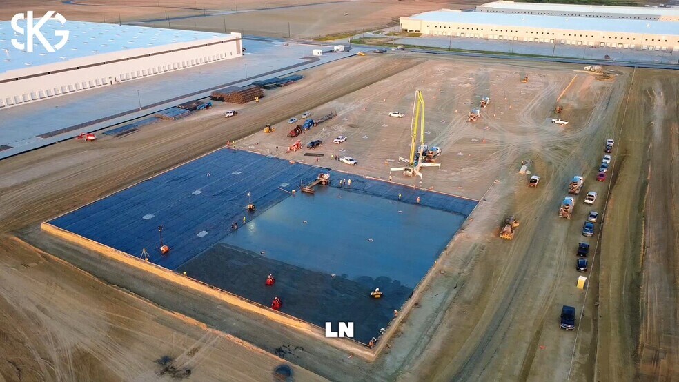1031 Northway Ln, Laredo, TX à vendre - Vidéo sur l’inscription commerciale - Image 2 de 5
