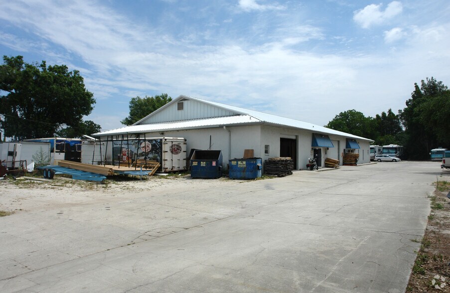 12841 66th St N, Largo, FL à vendre - Photo du bâtiment - Image 3 de 4