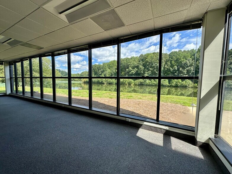6520 Airport Center Dr, Greensboro, NC à louer - Photo intérieure - Image 3 de 5