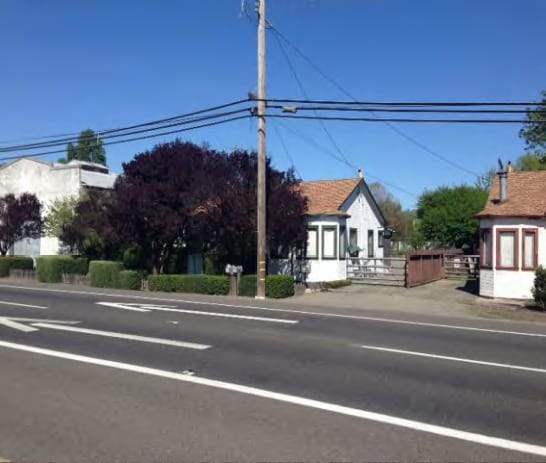 3302 & 3330 Broadway St portfolio of 2 properties for sale on LoopNet.ca - Building Photo - Image 3 of 4