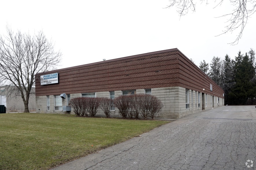 25-41 Regal Rd, Guelph, ON for lease - Building Photo - Image 2 of 2